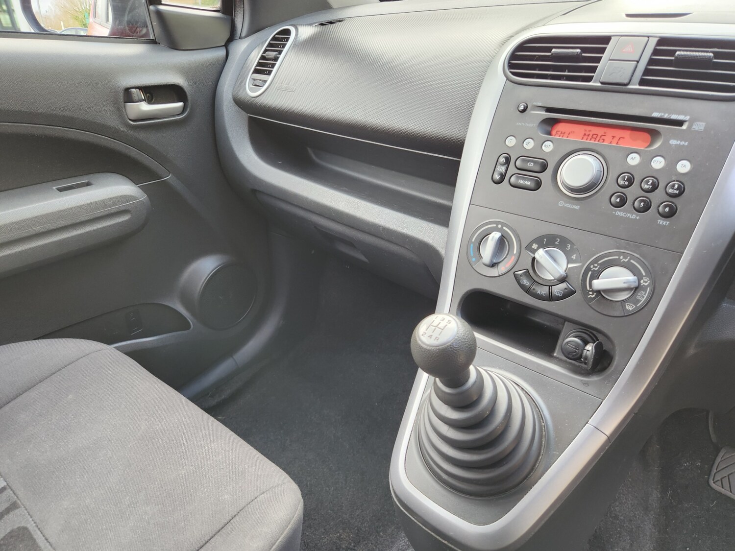 Used Suzuki Splash 2012 for sale - 77819112: Photo 25