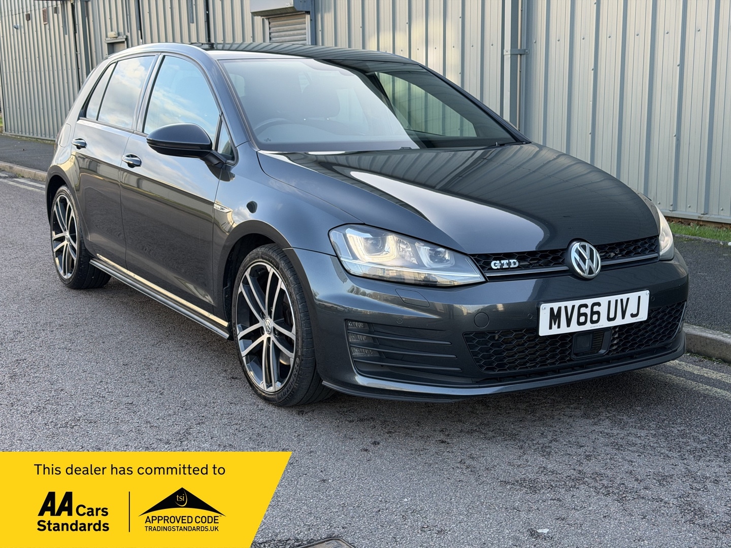 Used Volkswagen Golf 2016 for sale - 77360017: Photo 1