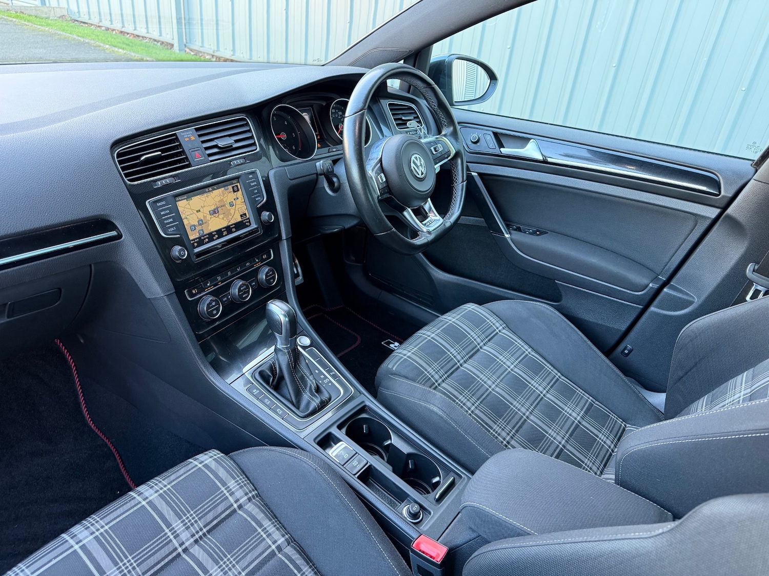 Used Volkswagen Golf 2016 for sale - 77360017: Photo 16