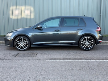 Used Volkswagen Golf 2016 for sale - 77360017: Photo