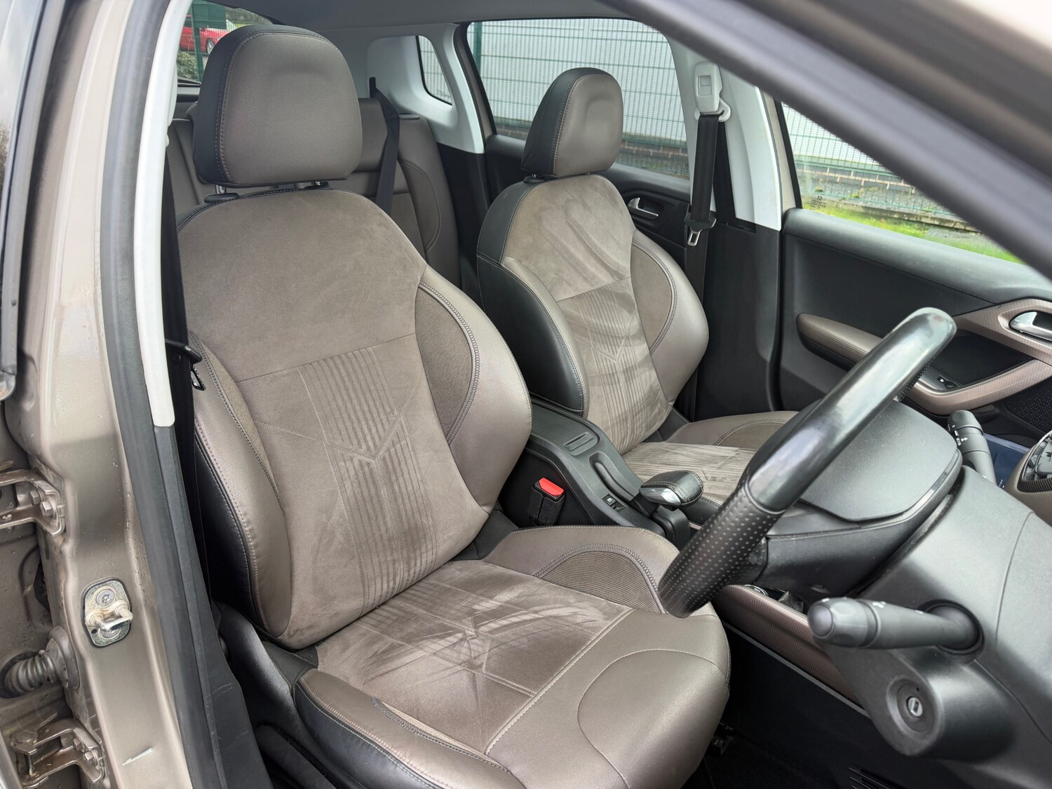 Used Peugeot 2008 2014 for sale - 77743010: Photo 15