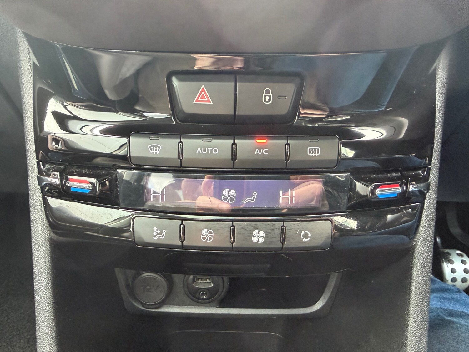 Used Peugeot 2008 2014 for sale - 77743010: Photo 20