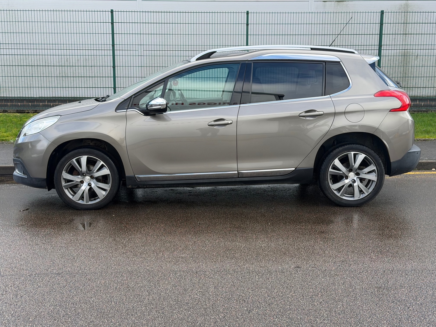 Used Peugeot 2008 2014 for sale - 77743010: Photo 4