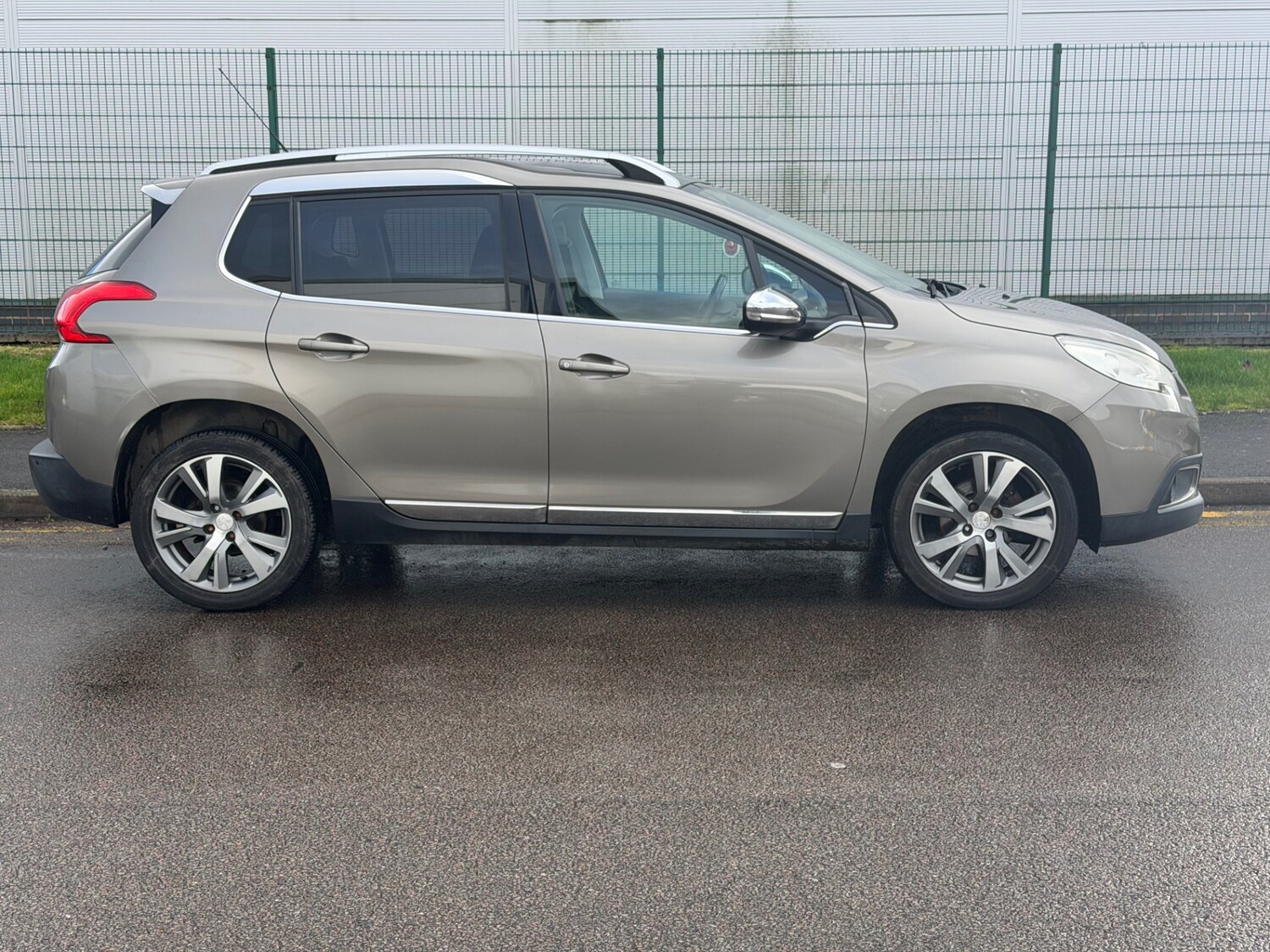 Used Peugeot 2008 2014 for sale - 77743010: Photo 8