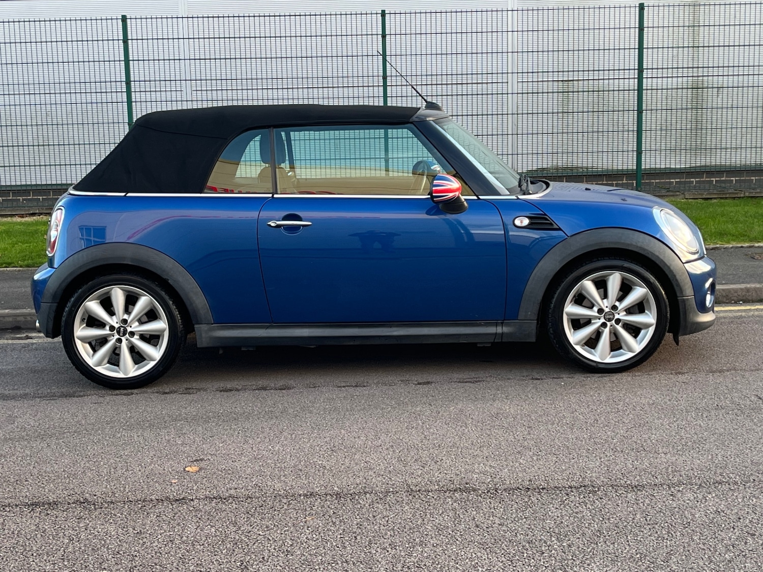 Used MINI Convertible 2012 for sale - 76844788: Photo 20