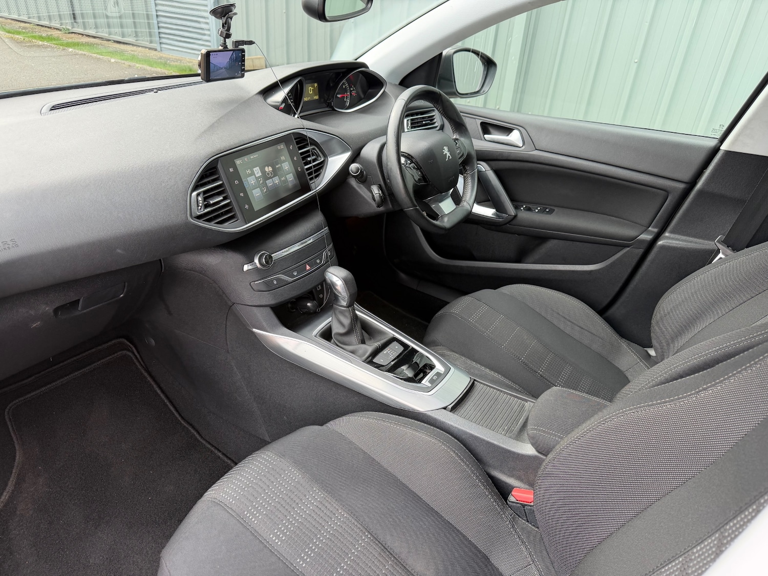 Used Peugeot 308 2015 for sale - 77742970: Photo 18