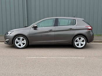 Used Peugeot 308 2015 for sale - 77742970: Photo