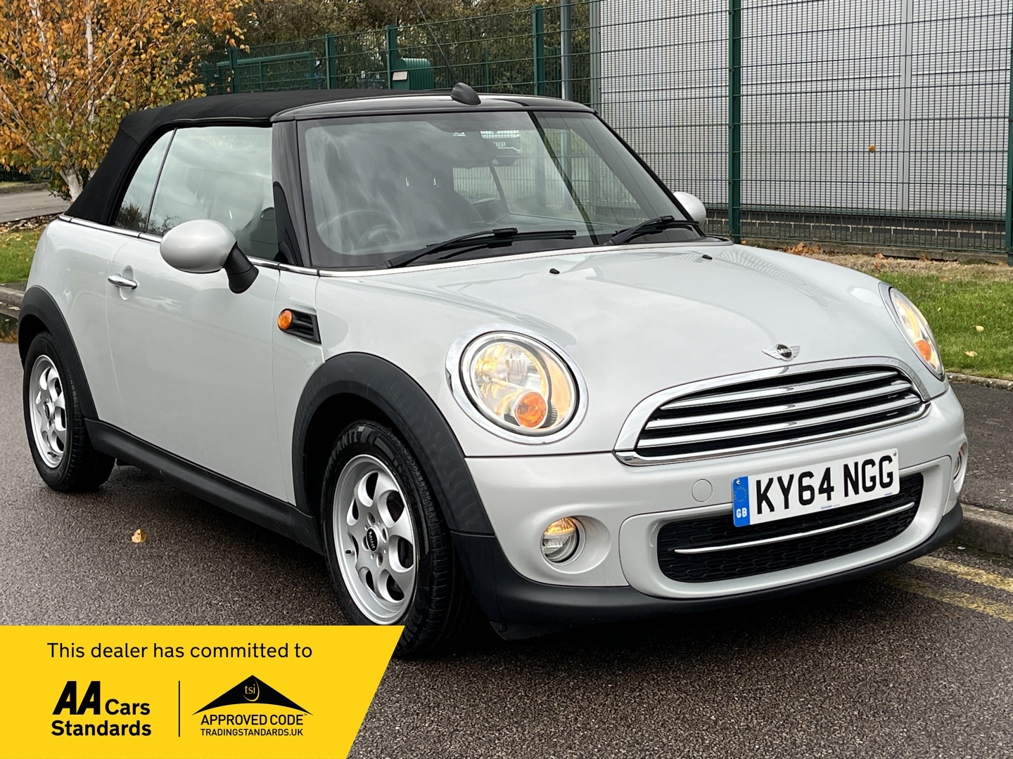 Used MINI Convertible 2015 for sale - 76847654: Photo 1