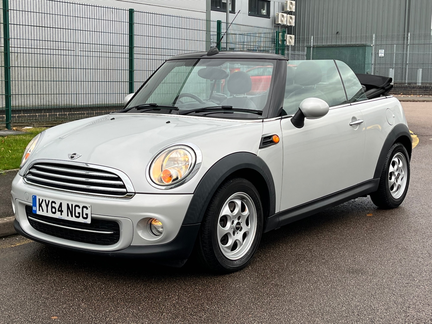 Used MINI Convertible 2015 for sale - 76847654: Photo 12