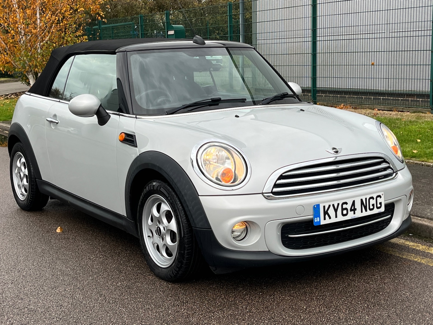 Used MINI Convertible 2015 for sale - 76847654: Photo 9