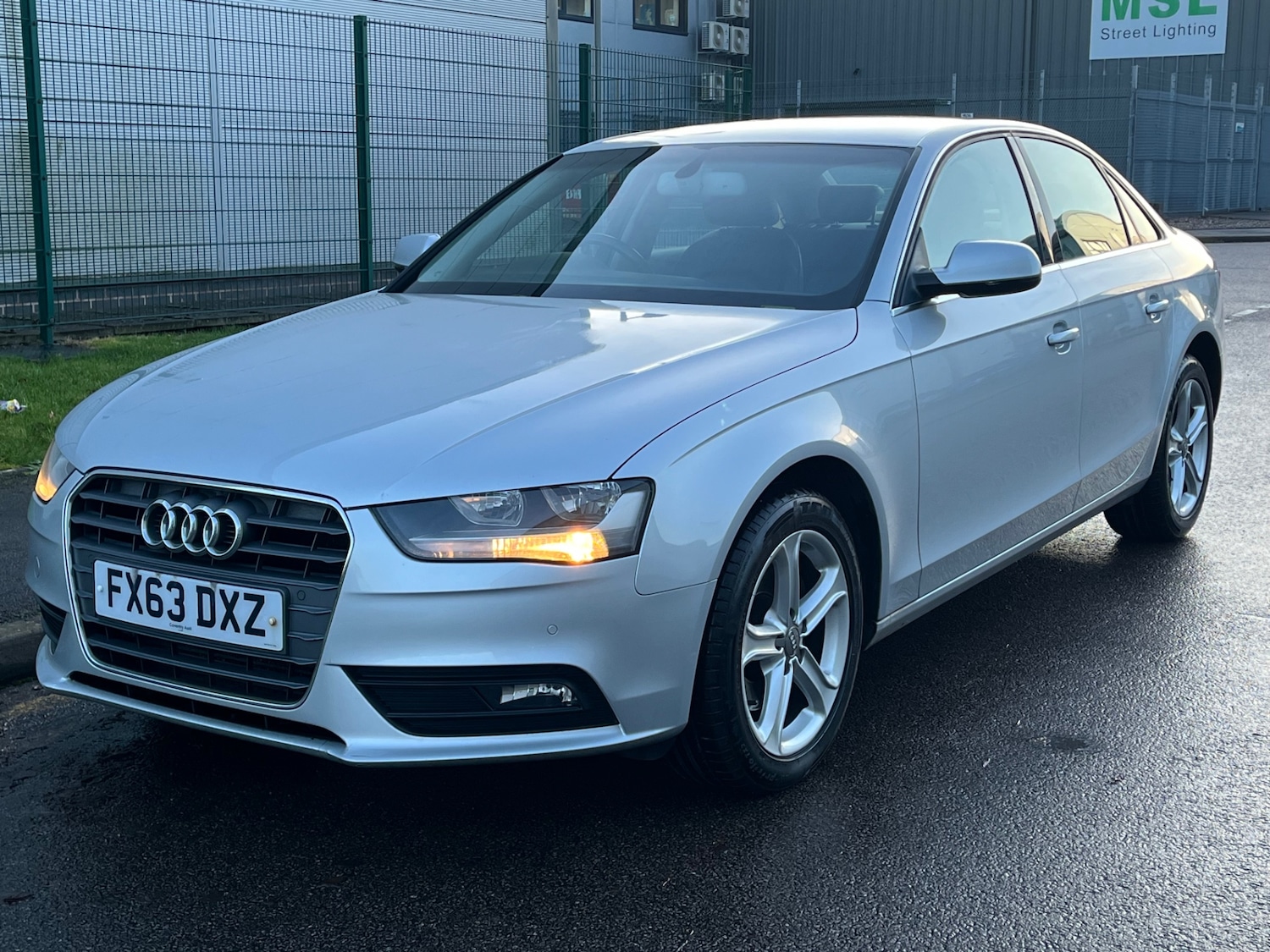 Used Audi A4 2013 for sale - 76837572: Photo 3