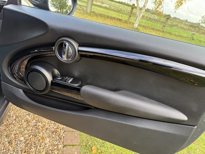 Used MINI Hatch 2019 for sale - 76637893: Photo 38