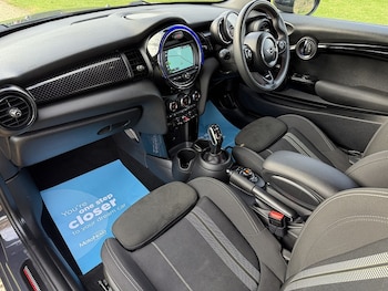 Used MINI Hatch 2019 for sale - 76637893: Photo