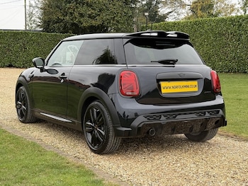 Used MINI Hatch 2023 for sale - 76637892: Photo