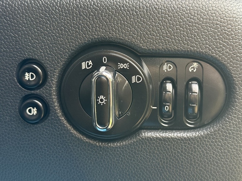 Used MINI Hatch 2019 for sale - 76637891: Photo 33