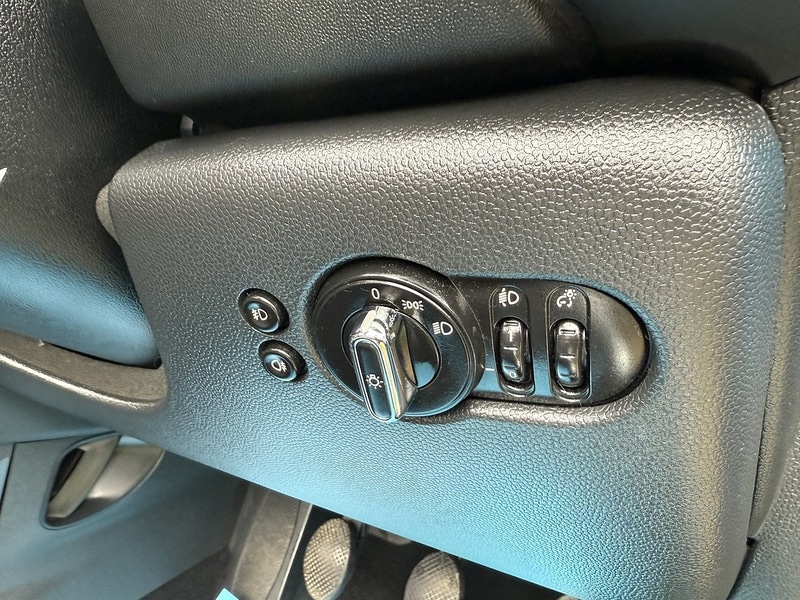 Used MINI Convertible 2017 for sale - 76637905: Photo 25