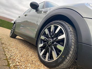 Used MINI Hatch 2018 for sale - 76637903: Photo