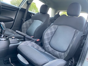 Used MINI Hatch 2018 for sale - 76637903: Photo