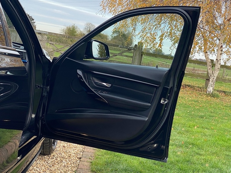 Used BMW 3 Series 2017 for sale - 76637895: Photo 18