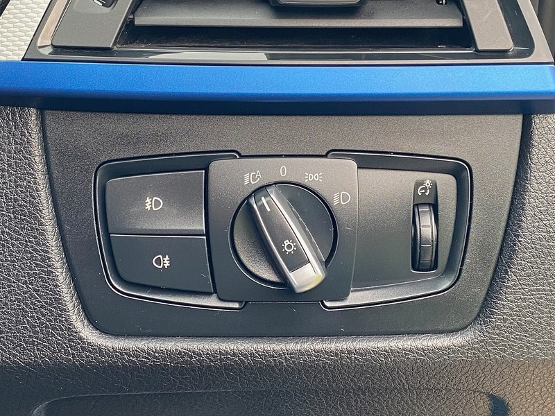 Used BMW 3 Series 2017 for sale - 76637895: Photo 32