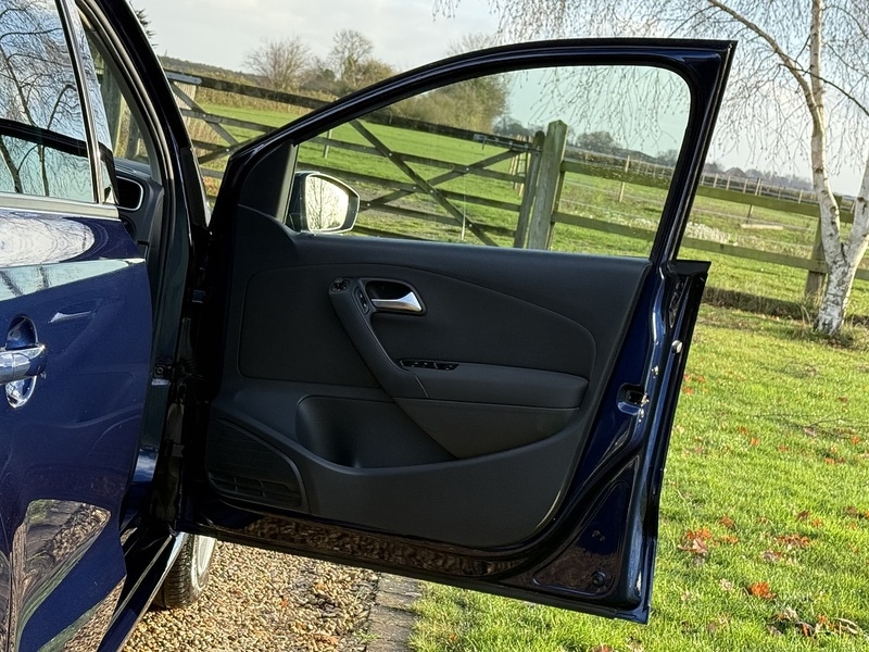 Used Volkswagen Polo 2013 for sale - 76637899: Photo 17