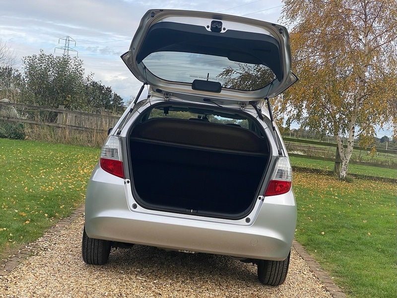 Used Honda Jazz 2010 for sale - 76637887: Photo 36