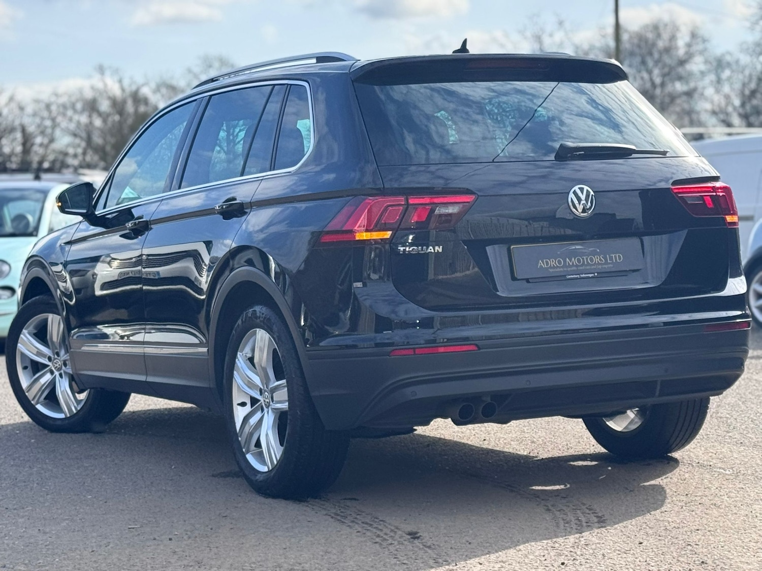 Used Volkswagen Tiguan 2020 for sale - 77743090: Photo 2