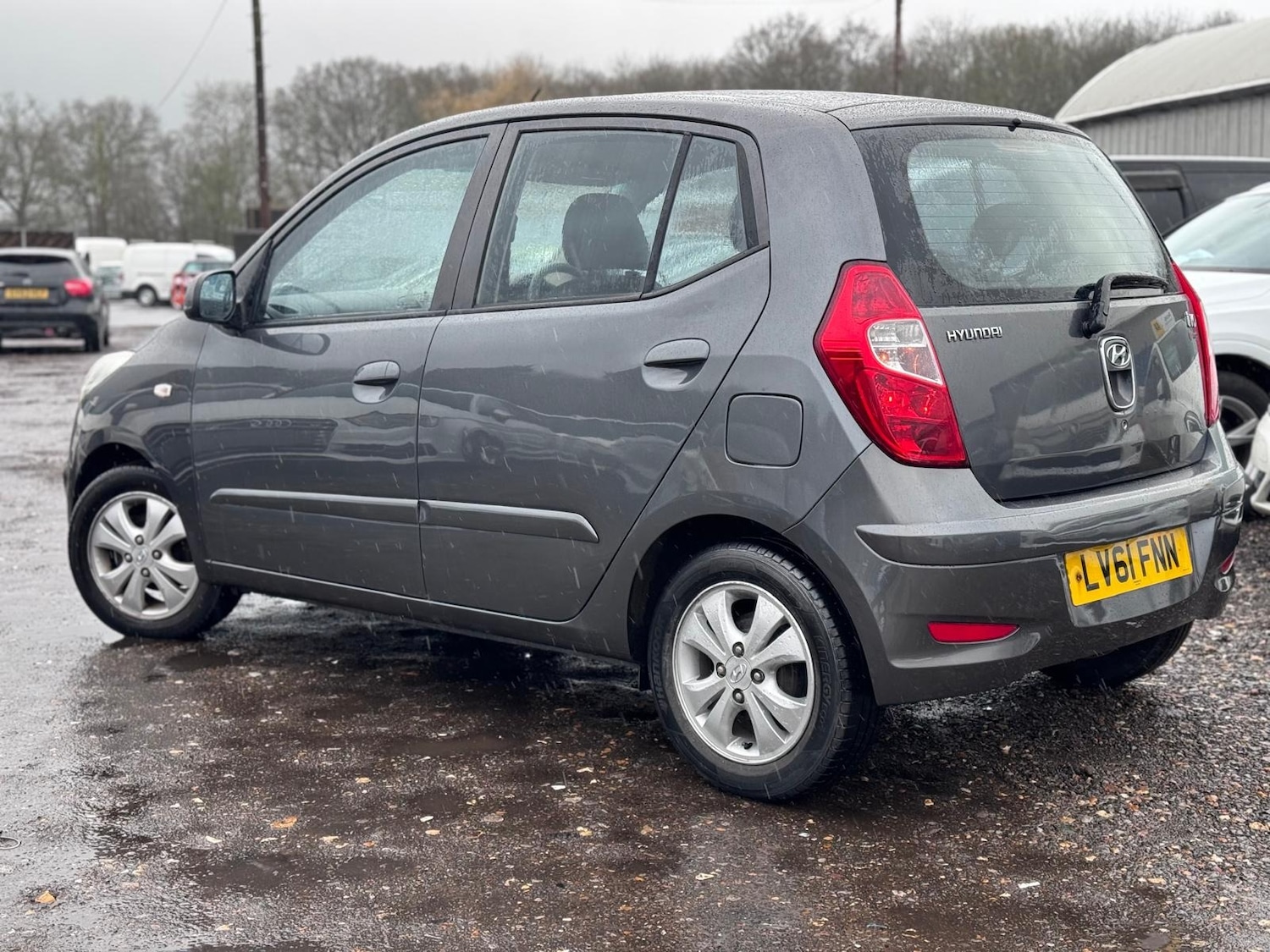 Used Hyundai i10 2011 for sale - 77476727: Photo 2