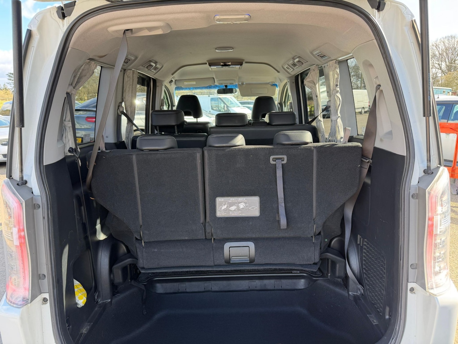 Used Honda Stepwagon 2012 for sale - 77864940: Photo 14