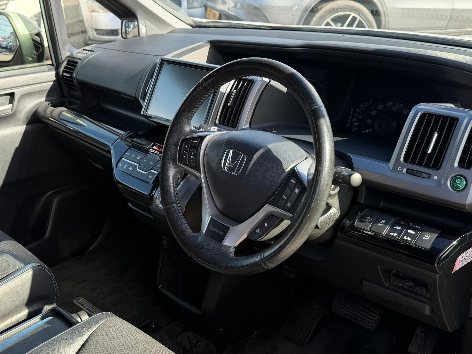 Used Honda Stepwagon 2012 for sale - 77864940: Photo 15