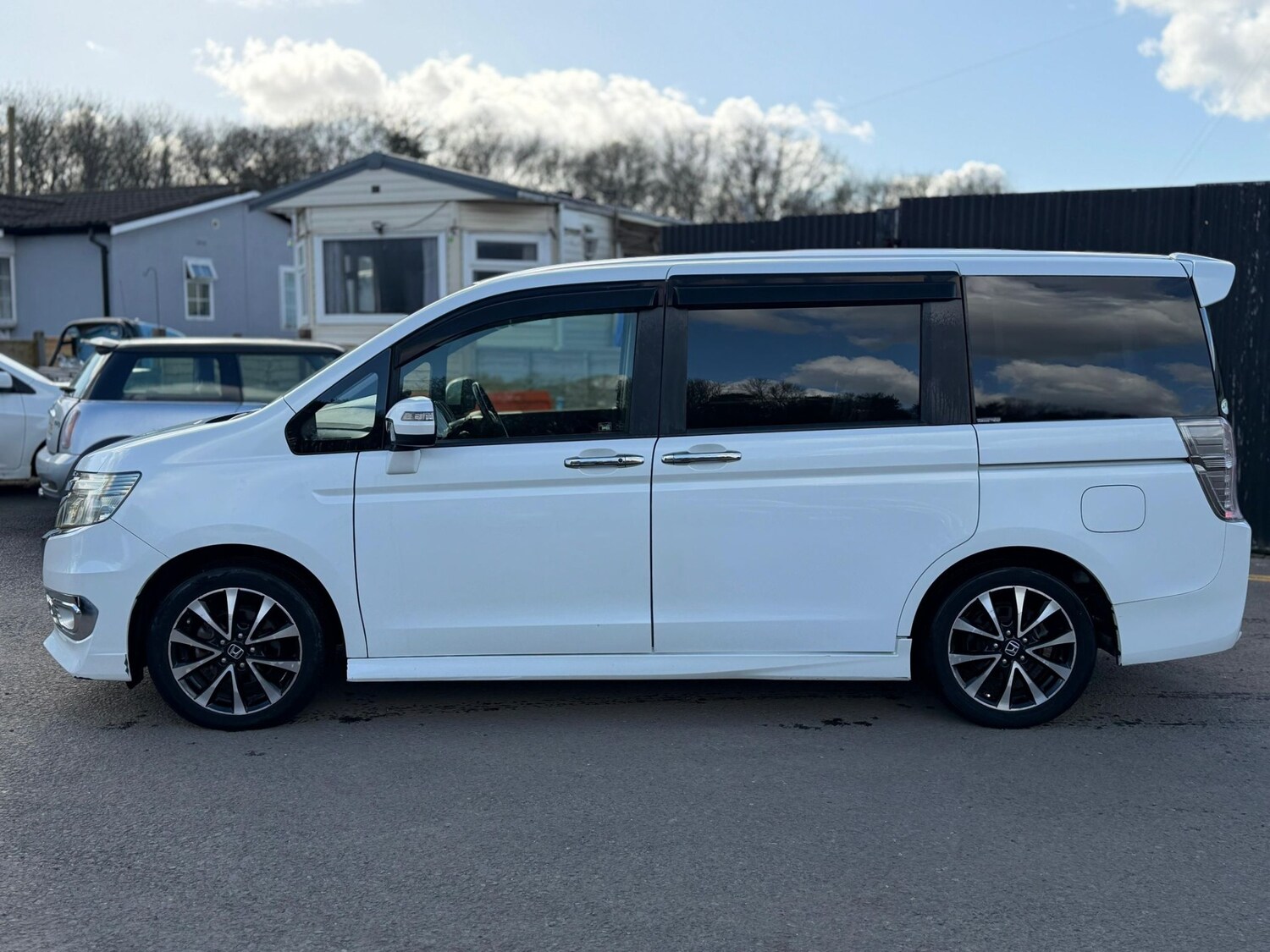 Used Honda Stepwagon 2012 for sale - 77864940: Photo 7