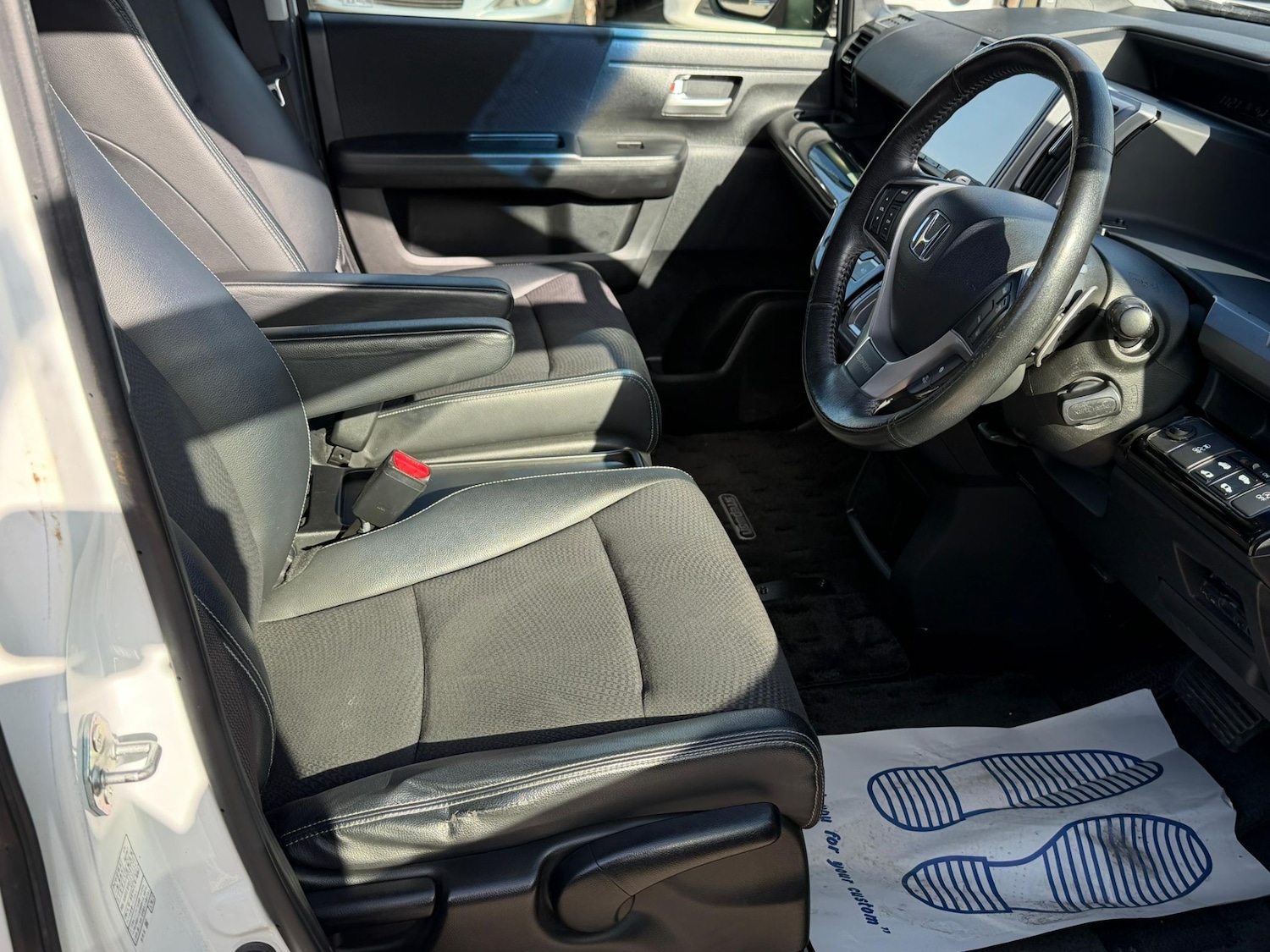 Used Honda Stepwagon 2012 for sale - 77864940: Photo 9