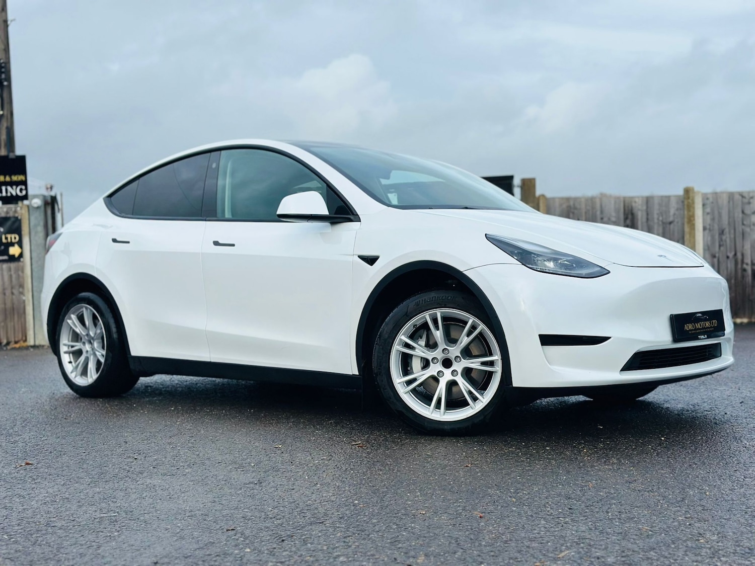 Used Tesla Model Y 2023 for sale - 76859930: Photo 1