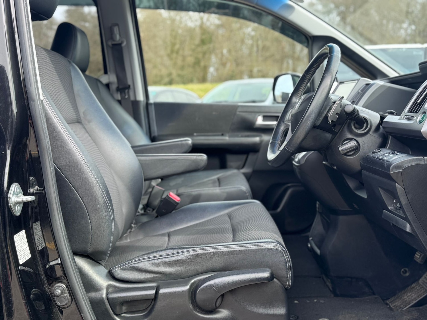 Used Honda Stepwagon 2013 for sale - 77872506: Photo 14