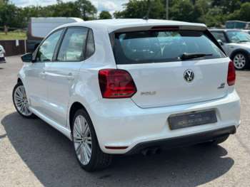 Used Volkswagen Polo 2015 for sale - 74901243: Photo