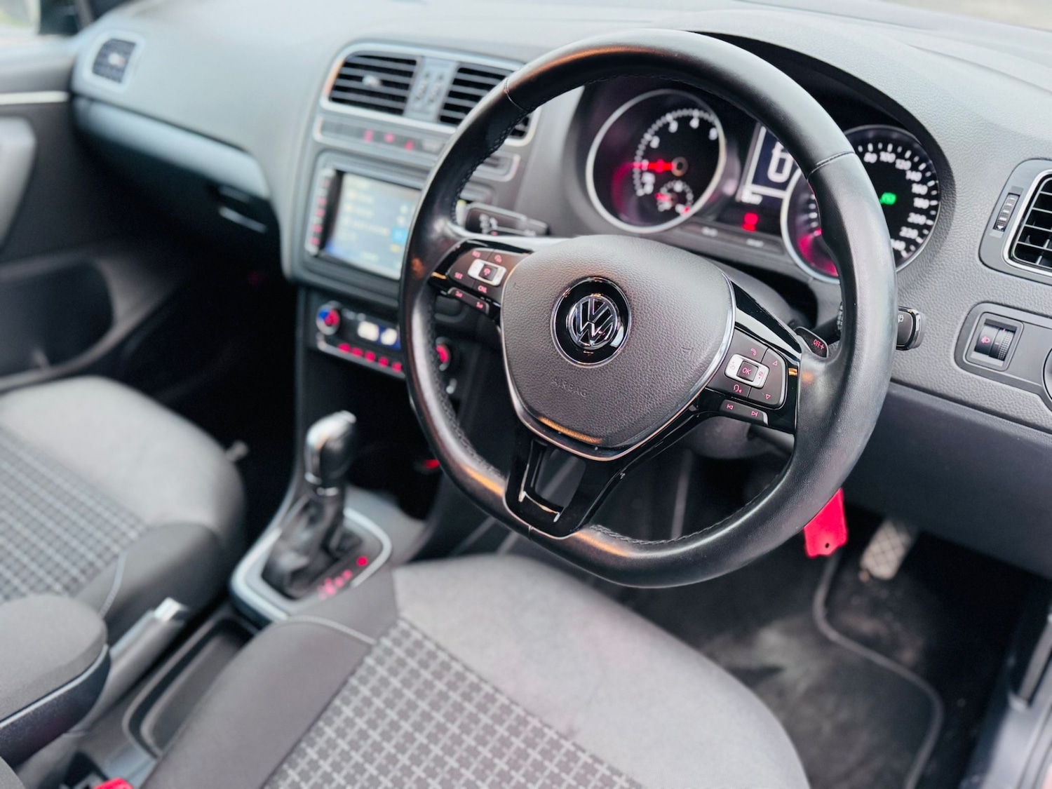 Used Volkswagen Polo 2015 for sale - 77677239: Photo 19