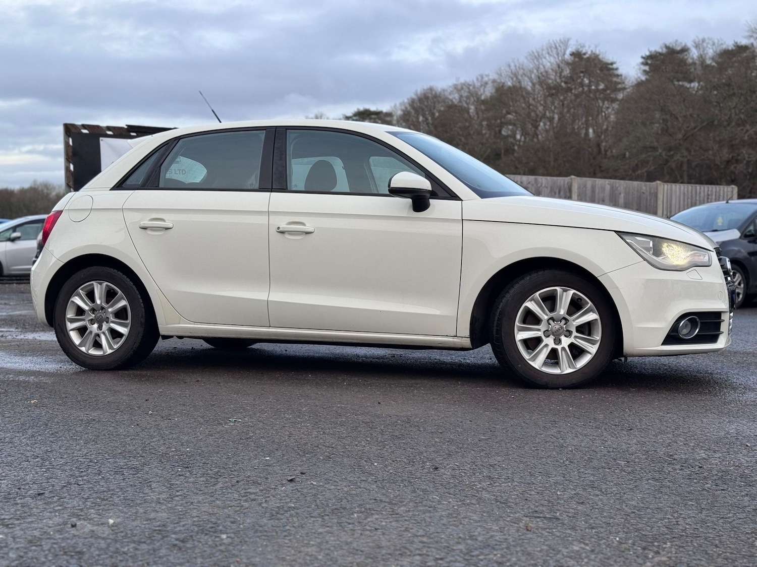 Used Audi A1 2013 for sale - 77236981: Photo 8