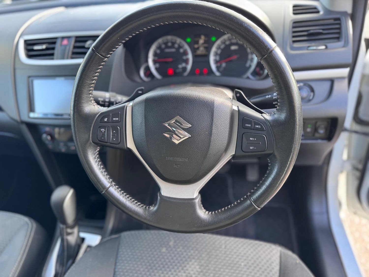 Used Suzuki Swift 2013 for sale - 77407410: Photo 17