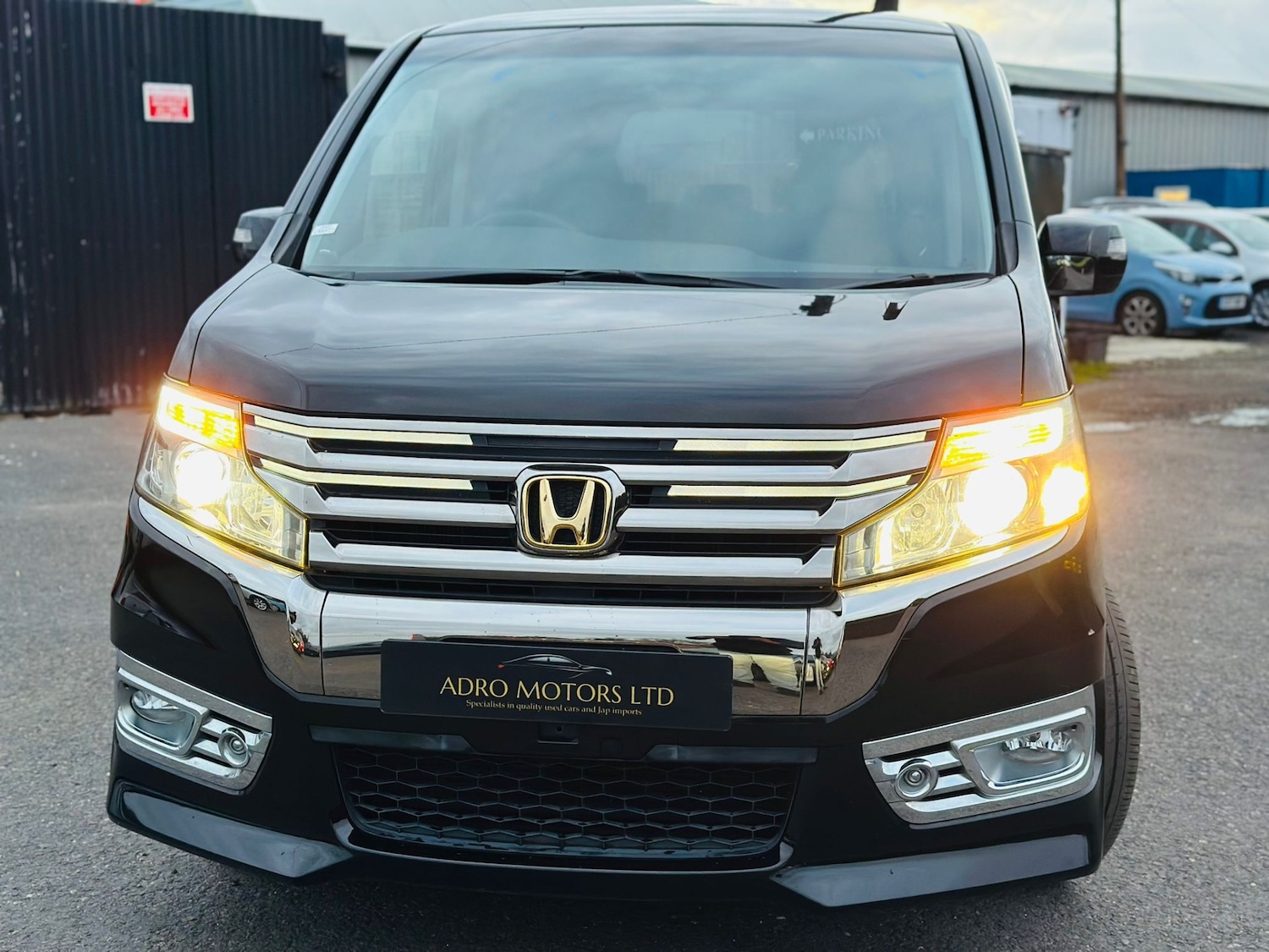Used Honda Stepwagon 2013 for sale - 76194224: Photo 3