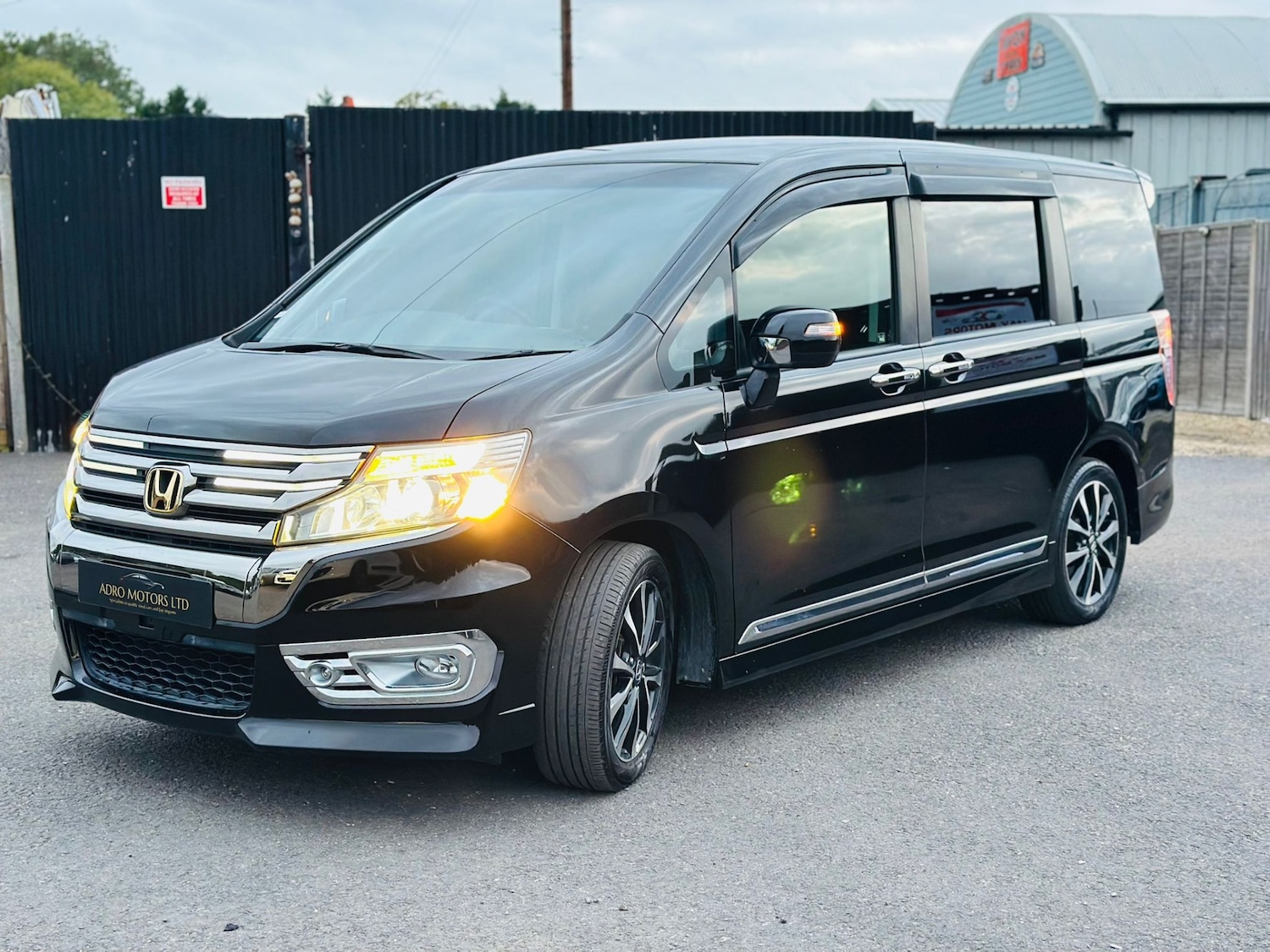 Used Honda Stepwagon 2013 for sale - 76194224: Photo 6