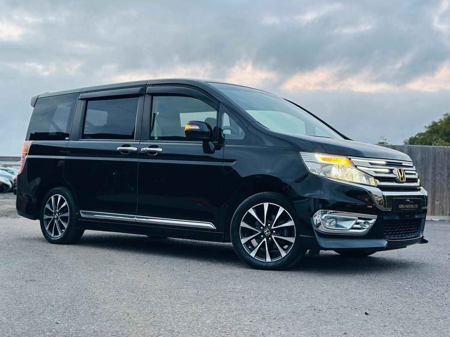 Used Honda Stepwagon 2013 for sale - 76194224: Photo 8