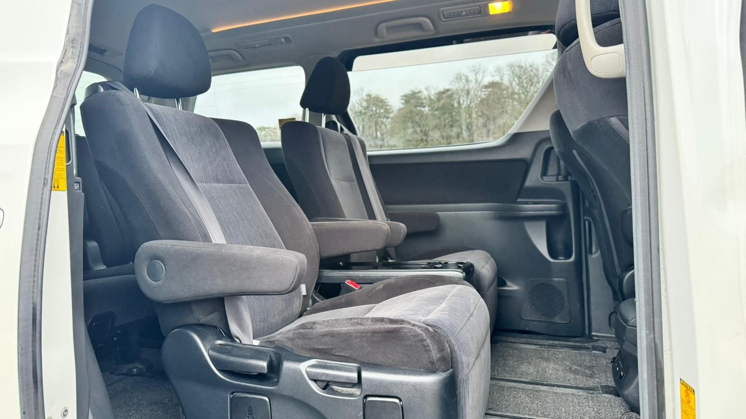 Used Toyota Vellfire 2012 for sale - 77476710: Photo 12