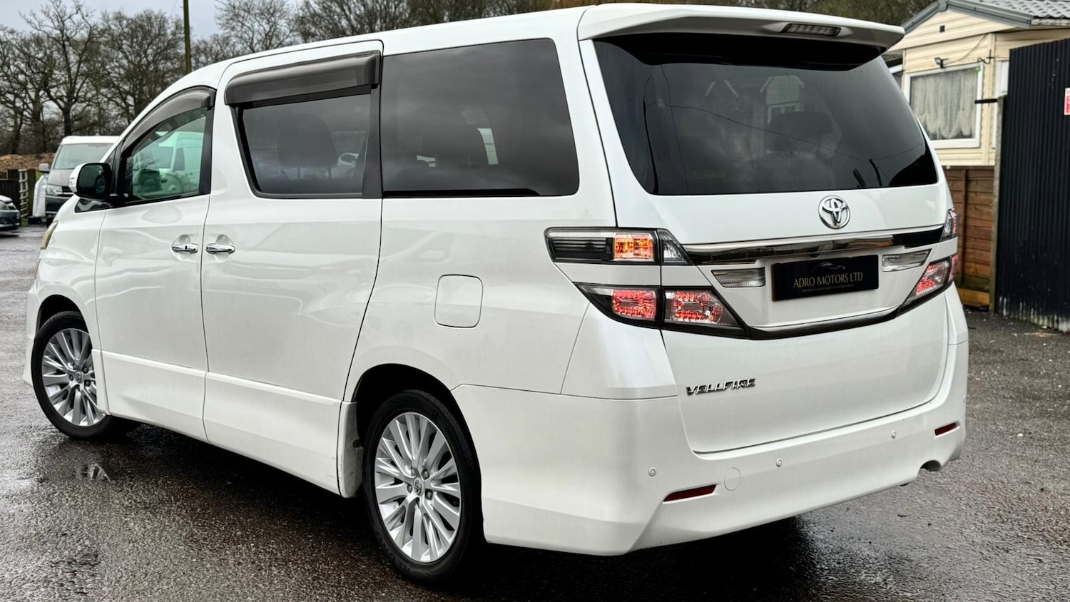 Used Toyota Vellfire 2012 for sale - 77476710: Photo 2