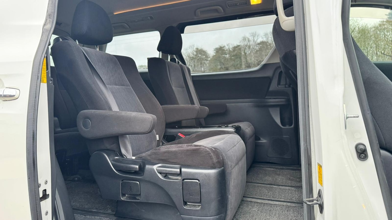 Used Toyota Vellfire 2012 for sale - 77476710: Photo 24