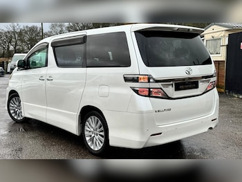 Used Toyota Vellfire 2012 for sale - 77476710: Photo