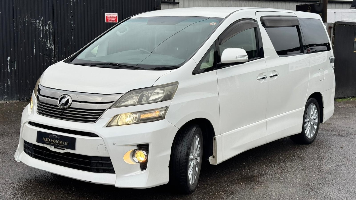 Used Toyota Vellfire 2012 for sale - 77476710: Photo 4