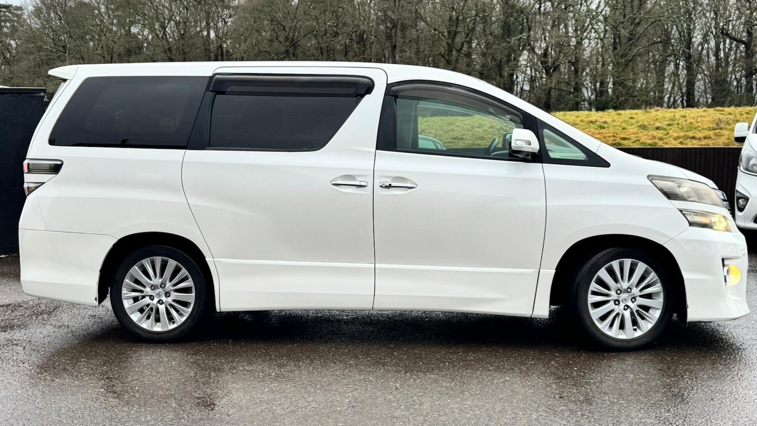 Used Toyota Vellfire 2012 for sale - 77476710: Photo 8