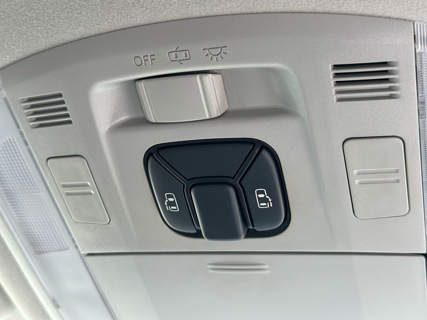 Used Toyota Alphard 2025 for sale - 77606789: Photo 18