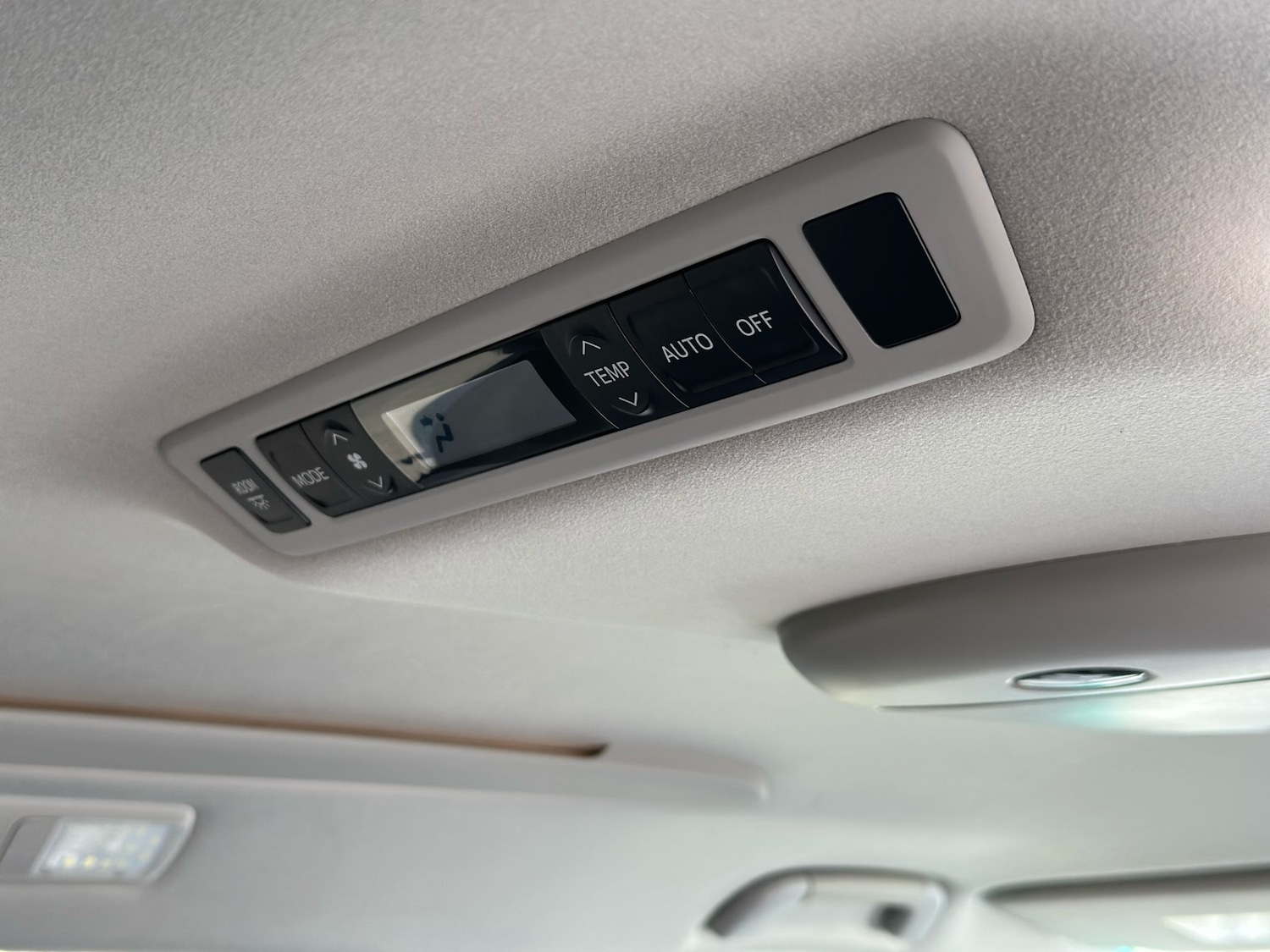 Used Toyota Alphard 2025 for sale - 77606789: Photo 24