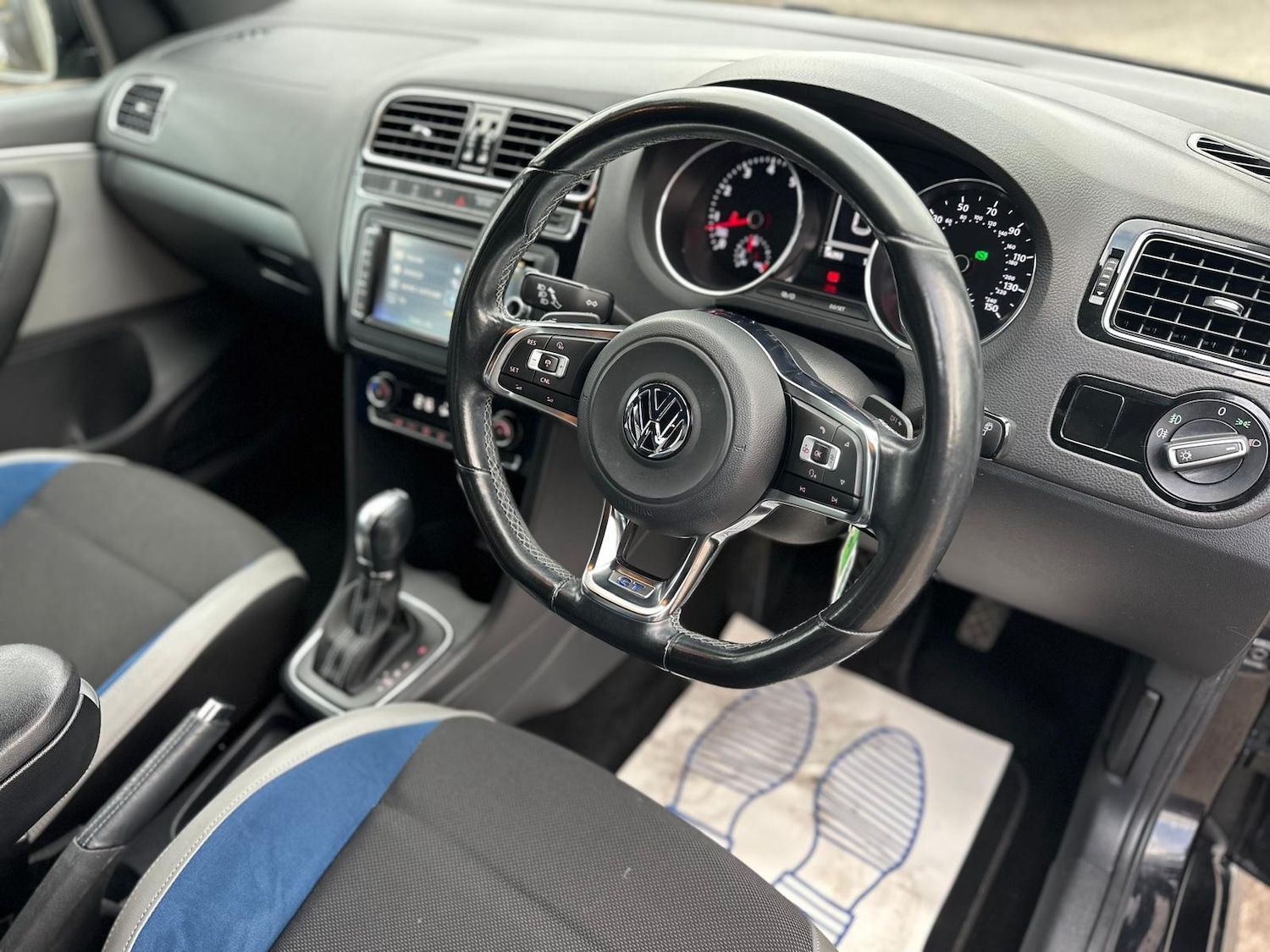 Used Volkswagen Polo 2015 for sale - 76641429: Photo 14